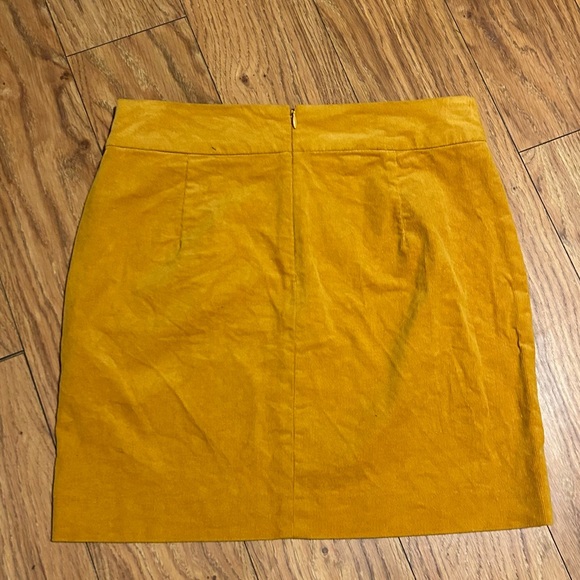 Banana Republic Mustard Micro-corduroy Mini Skirt | Size 2 - Picture 2 of 5